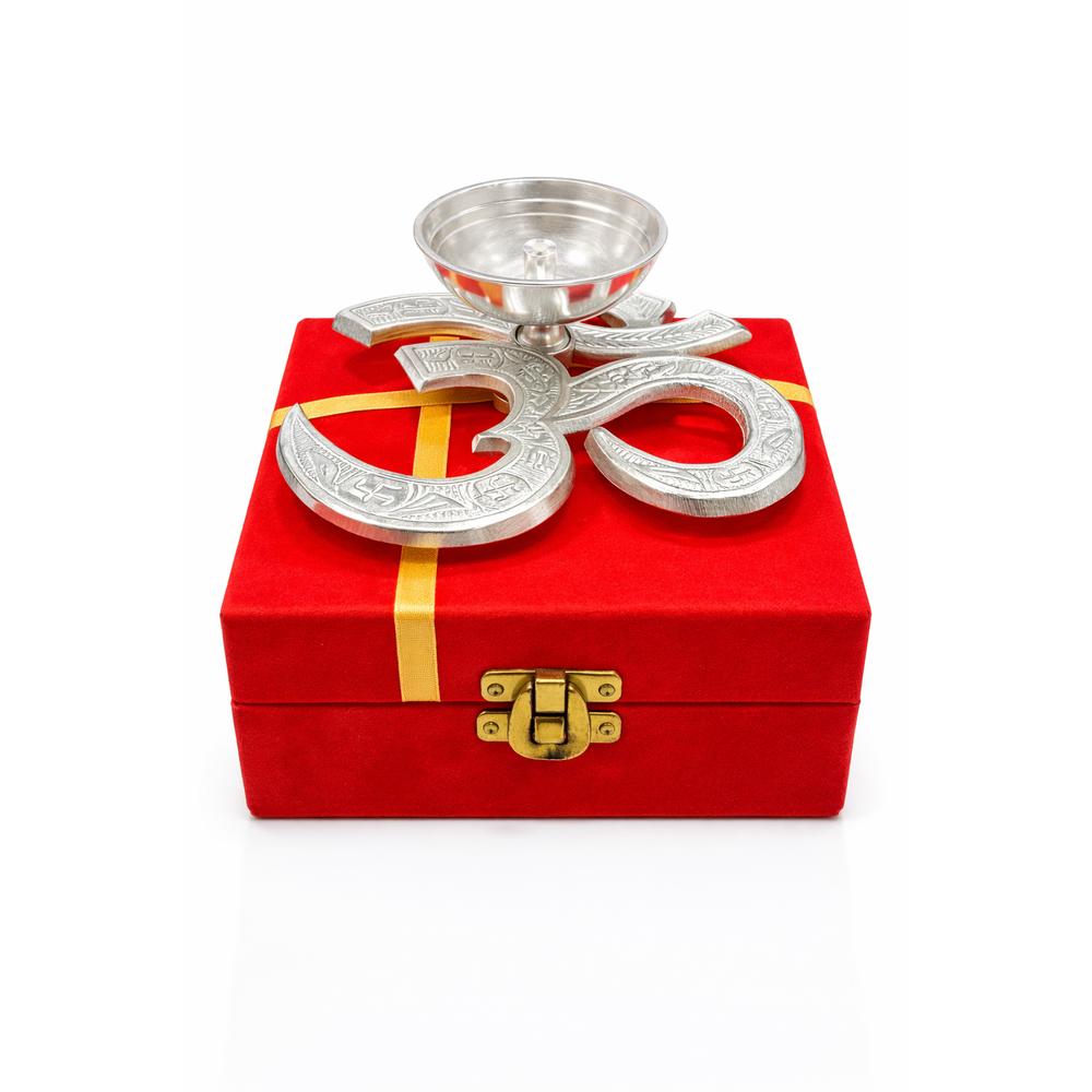 FANCY SILVER OM DIYA