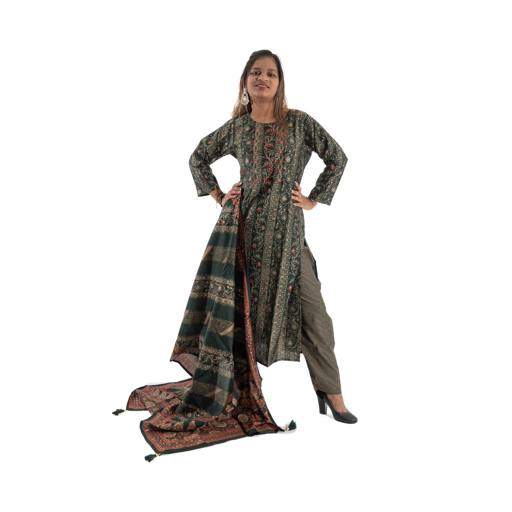 SRIJA NYRA SUIT RK
